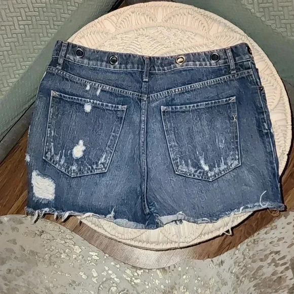 Express Shortie Vintage High Rise Shorts - Picture 4 of 4